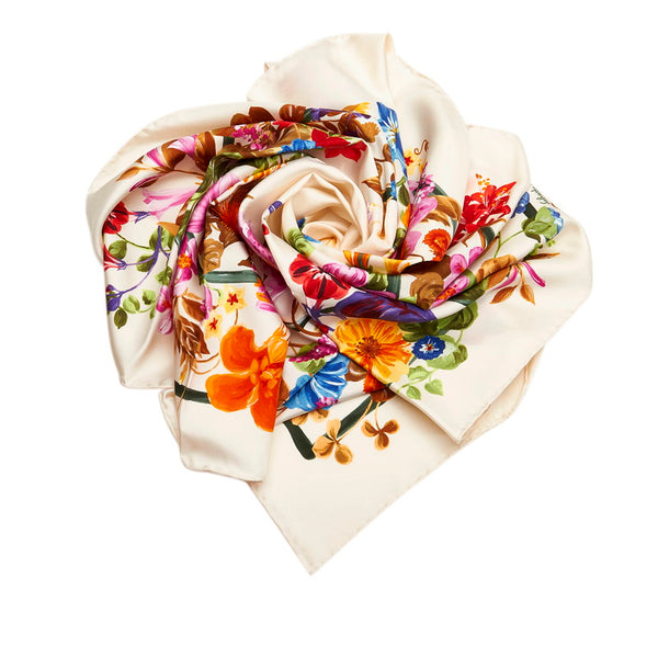 サルヴァトーレフェラガモ ホワイト シルク スカーフ レディース Salvatore Ferragamo 【中古】