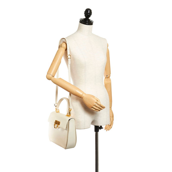 サルヴァトーレフェラガモ ガンチーニ BW-214192 ホワイト レザー ハンドバッグ ショルダーバッグ 2WAY レディース Salvatore Ferragamo 【中古】