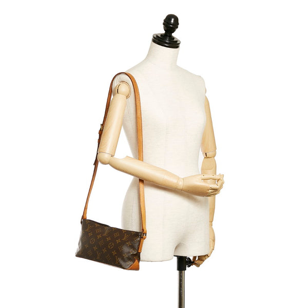 ルイ ヴィトン モノグラム トロター M51240 ブラウン PVC レザー ショルダーバッグ レディース LOUIS VUITTON 【中古】