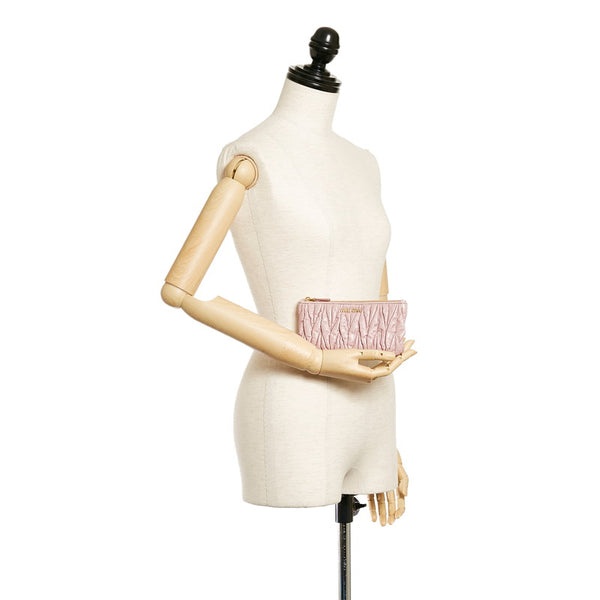 ミュウミュウ マテラッセ ポーチ ピンク レザー レディース MIUMIU 【中古】
