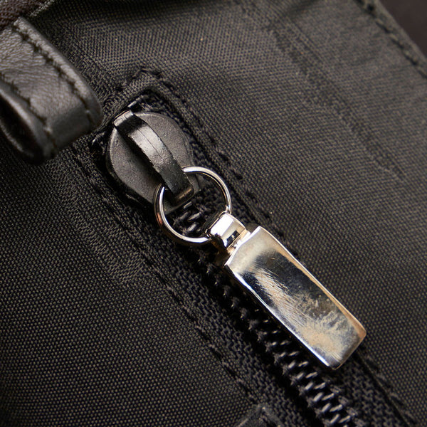 サルヴァトーレフェラガモ AU-21 9325 ブラック ナイロン リュック バックパック レディース Salvatore Ferragamo 【中古】