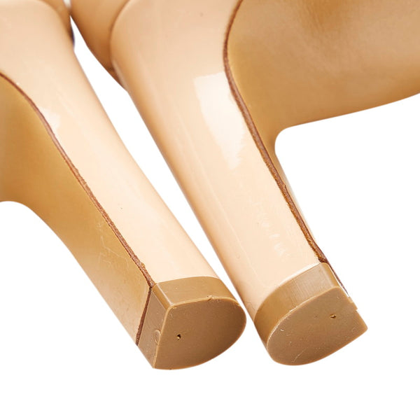 サルヴァトーレフェラガモ ベージュ エナメル パンプス レディース Salvatore Ferragamo 【中古】