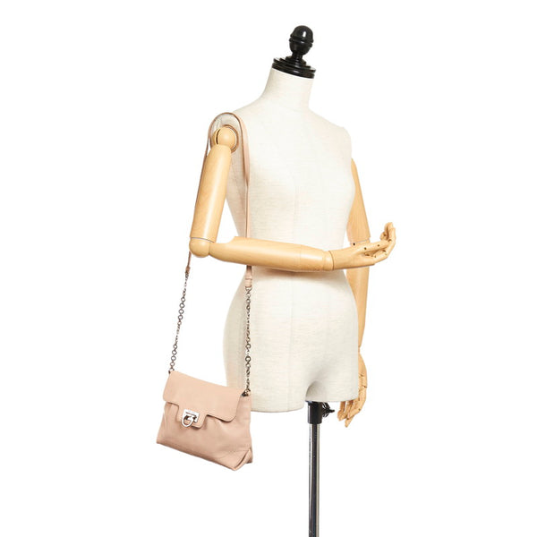 サルヴァトーレフェラガモ ガンチーニ AB-21 D659 ピンクベージュ レザー 斜め掛け チェーン ショルダーバッグ レディース Salvatore Ferragamo 【中古】