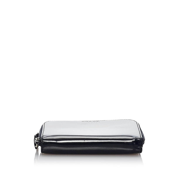 プラダ ラウンドファスナー ブラック エナメル レディース PRADA 【中古】