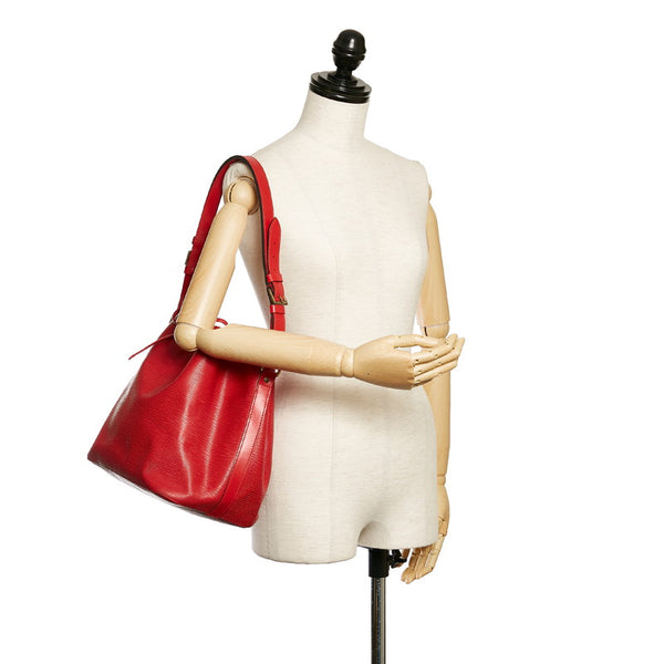 ルイ ヴィトン エピ  プチ ノエ M44107 カスティリアンレッド レザー 肩掛け ショルダーバッグ レディース LOUIS VUITTON 【中古】