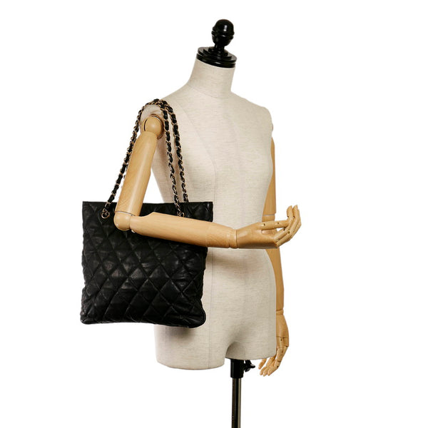 シャネル マトラッセ チェーン ショルダーバッグ ブラック レザー レディース CHANEL 【中古】
