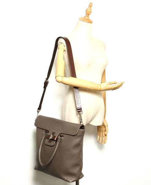 サルヴァトーレフェラガモ FJ-24 9529 グレー レザー ハンドバッグ ユニセックス Salvatore Ferragamo 中古