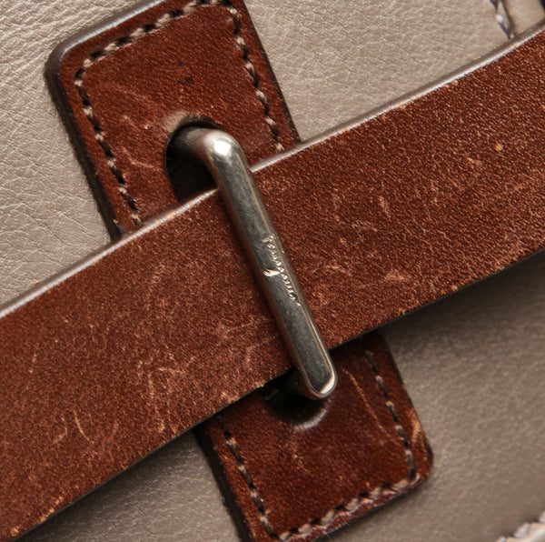 サルヴァトーレフェラガモ FJ-24 9529 グレー レザー ハンドバッグ ユニセックス Salvatore Ferragamo 中古