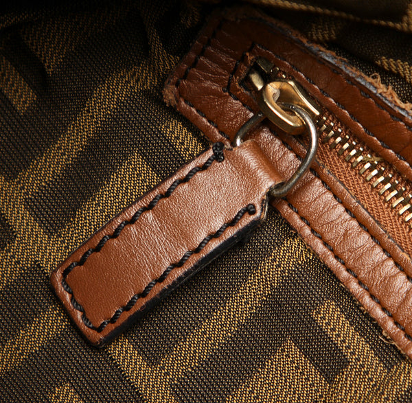 フェンディ カーキ ホワイト ブラウン キャンバス レザー ショルダーバッグ レディース FENDI 中古