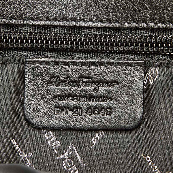 サルヴァトーレフェラガモ ガンチーニ BW-21 4845 ブラック レザー 肩掛け ショルダーバッグ レディース Salvatore Ferragamo 【中古】