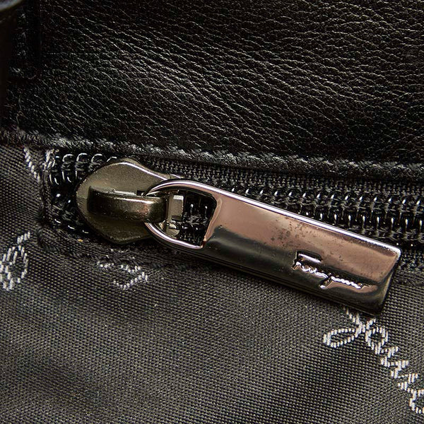 サルヴァトーレフェラガモ ガンチーニ BW-21 4845 ブラック レザー 肩掛け ショルダーバッグ レディース Salvatore Ferragamo 【中古】