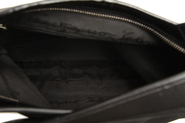 サルヴァトーレフェラガモ AU-21 0735 ブラック 黒 ナイロン レザー ショルダーバッグ レディース Salvatore Ferragamo 中古