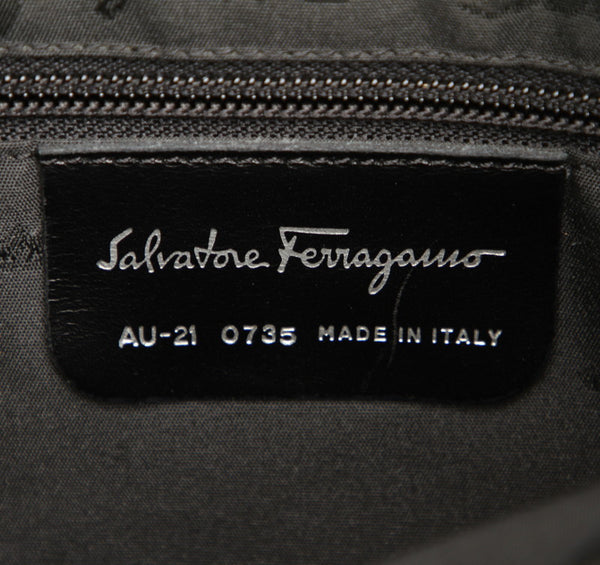 サルヴァトーレフェラガモ AU-21 0735 ブラック 黒 ナイロン レザー ショルダーバッグ レディース Salvatore Ferragamo 中古