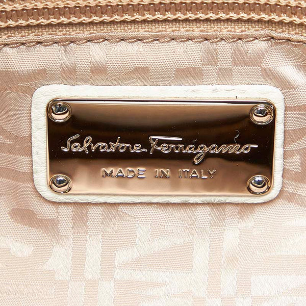 サルヴァトーレフェラガモ ガンチーニ ホワイト レザー クラッチバッグ レディース Salvatore Ferragamo 【中古】