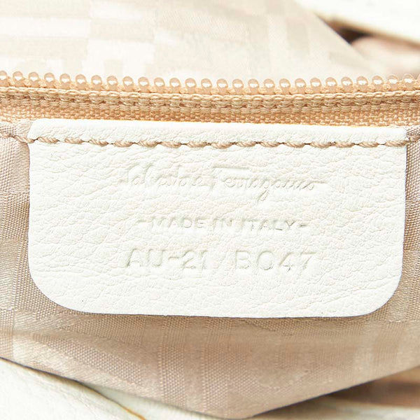 サルヴァトーレフェラガモ ガンチーニ ホワイト レザー クラッチバッグ レディース Salvatore Ferragamo 【中古】