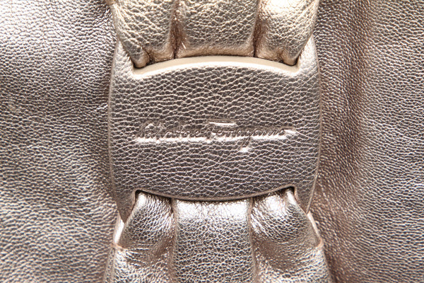 サルヴァトーレフェラガモ ヴァラリボン EY-21 A979 シャンパンゴールド レザー ショルダーバッグ レディース Salvatore Ferragamo 【中古】