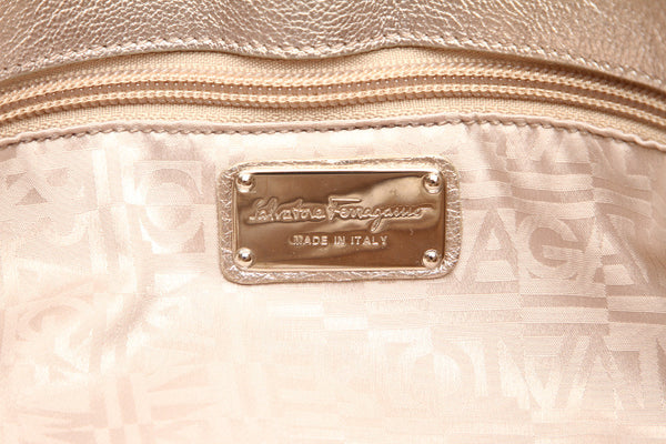 サルヴァトーレフェラガモ ヴァラリボン EY-21 A979 シャンパンゴールド レザー ショルダーバッグ レディース Salvatore Ferragamo 【中古】