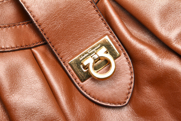 サルヴァトーレフェラガモ ガンチーニ AU-21 D228 ブラウン レザー ハンドバッグ レディース Salvatore Ferragamo 【中古】