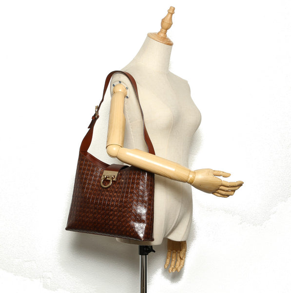 サルヴァトーレフェラガモ ガンチーニ AQ-21 8662 ブラウン レザー ショルダーバッグ レディース Salvatore Ferragamo 中古