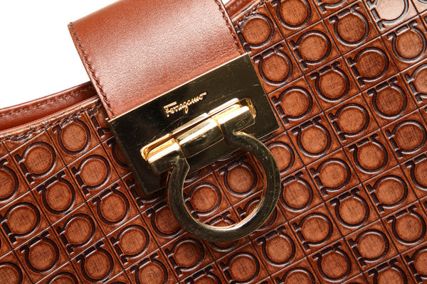 サルヴァトーレフェラガモ ガンチーニ AQ-21 8662 ブラウン レザー ショルダーバッグ レディース Salvatore Ferragamo 中古