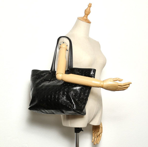 サルヴァトーレフェラガモ ガンチーニ AU-21 B475 ブラック 黒 エナメル レザー トートバッグ レディース Salvatore Ferragamo 中古