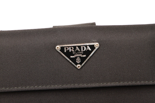プラダ M523 ブラック ナイロン 二つ折り財布 ユニセックス PRADA 中古