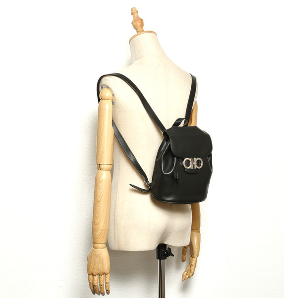 サルヴァトーレフェラガモ ガンチーニ レザー リュック・デイパック レディース Salvatore Ferragamo 中古