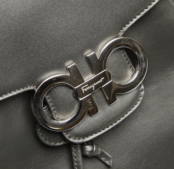 サルヴァトーレフェラガモ ガンチーニ レザー リュック・デイパック レディース Salvatore Ferragamo 中古