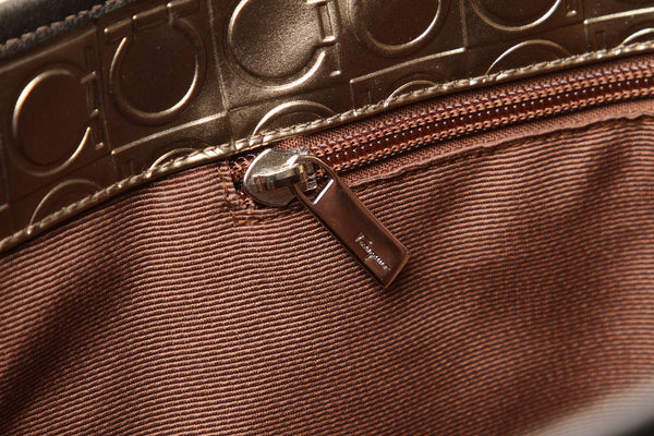 サルヴァトーレフェラガモ ガンチーニ AU-21 B475 ゴールド パテントレザー トートバッグ レディース Salvatore Ferragamo 中古