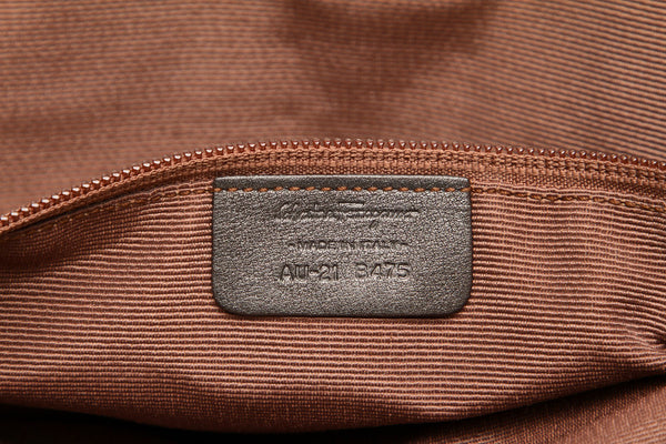 サルヴァトーレフェラガモ ガンチーニ AU-21 B475 ゴールド パテントレザー トートバッグ レディース Salvatore Ferragamo 中古