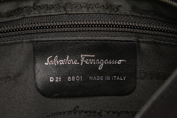 サルヴァトーレフェラガモ ヴァラ D 21 8801 ブラック キャンバス ショルダーバッグ レディース Salvatore Ferragamo 中古