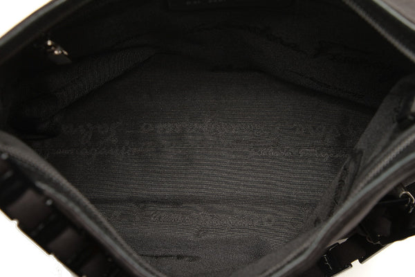 サルヴァトーレフェラガモ ヴァラ D 21 8801 ブラック キャンバス ショルダーバッグ レディース Salvatore Ferragamo 中古