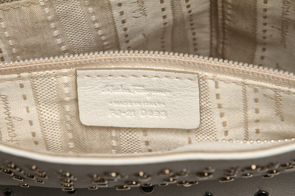 サルヴァトーレフェラガモ ガンチーニ スタッズ FJ-21 D893 ホワイト レザー ハンドバッグ レディース Salvatore Ferragamo 中古