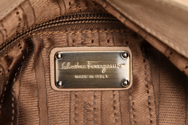 サルヴァトーレフェラガモ ショルダーバッグ 1-240001046786