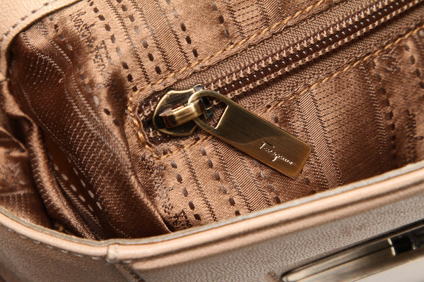 サルヴァトーレフェラガモ ショルダーバッグ 1-240001046786