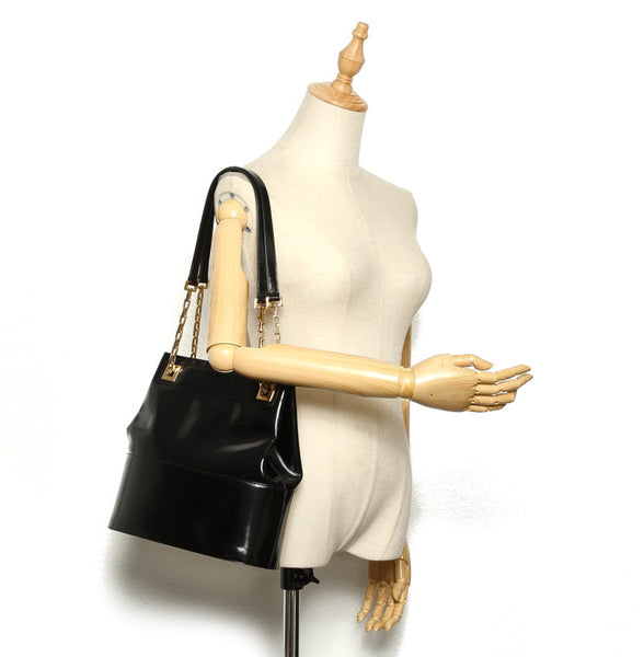 サルヴァトーレフェラガモ AU-21-1891 ブラック パテントレザー チェーン ショルダーバッグ レディース Salvatore Ferragamo 中古