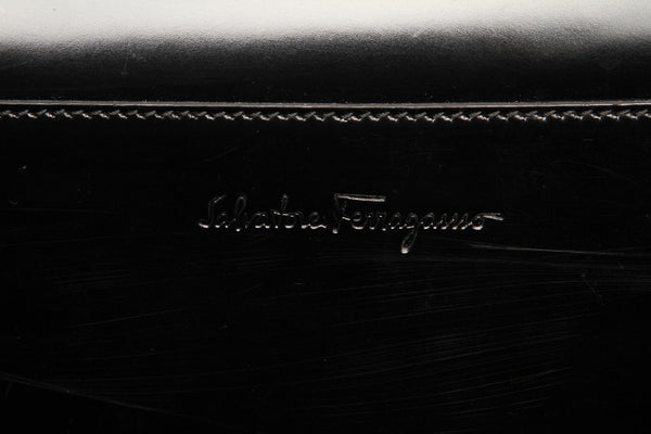 サルヴァトーレフェラガモ AU-21-1891 ブラック パテントレザー チェーン ショルダーバッグ レディース Salvatore Ferragamo 中古