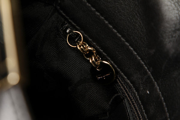 サルヴァトーレフェラガモ BZ-21 8220 ブラック レザー ハンドバッグ レディース Salvatore Ferragamo 中古