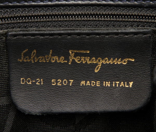 サルヴァトーレフェラガモ DQ-21 5207 ブラック レザー リュック バックパック レディース Salvatore Ferragamo 中古