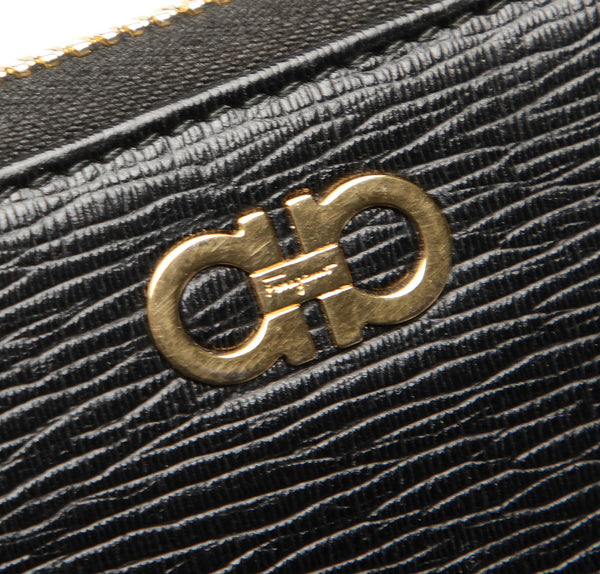 サルヴァトーレフェラガモ ガンチーニ ブラック レザー ラウンドファスナー 長財布 メンズ Salvatore Ferragamo 【中古】