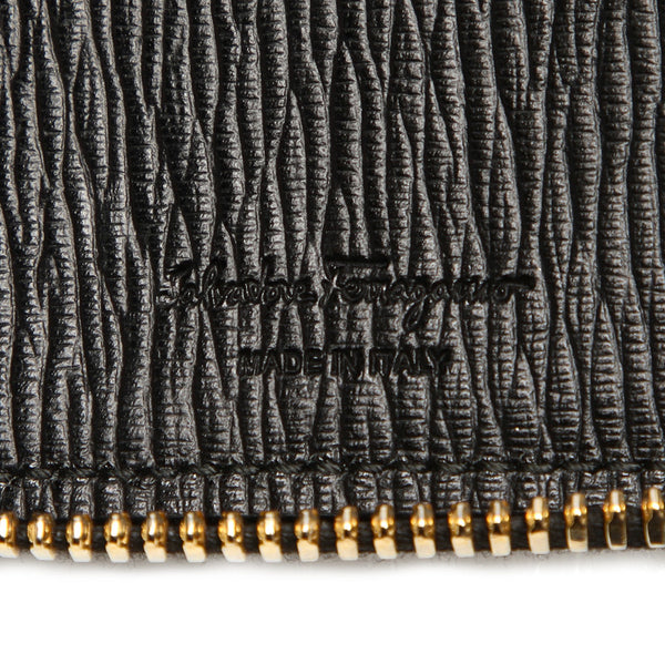 サルヴァトーレフェラガモ ガンチーニ ブラック レザー ラウンドファスナー 長財布 メンズ Salvatore Ferragamo 【中古】