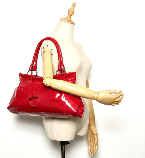 サルヴァトーレフェラガモ ガンチーニ AU-21/A603 ピンク エナメル ショルダーバッグ レディース Salvatore Ferragamo 中古