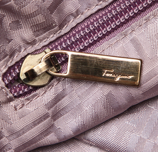 サルヴァトーレフェラガモ ガンチーニ AU-21/A603 ピンク エナメル ショルダーバッグ レディース Salvatore Ferragamo 中古