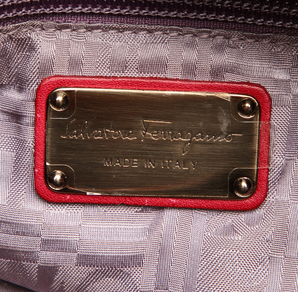 サルヴァトーレフェラガモ ガンチーニ AU-21/A603 ピンク エナメル ショルダーバッグ レディース Salvatore Ferragamo 中古