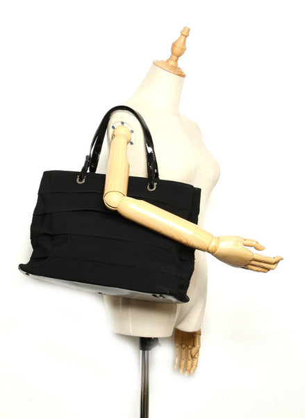 サルヴァトーレフェラガモ ガンチーニ ティアード AU-21-3302 ブラック キャンバス エナメル トートバッグ レディース Salvatore Ferragamo 【中古】