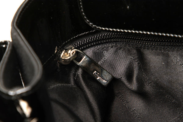 サルヴァトーレフェラガモ ガンチーニ ティアード AU-21-3302 ブラック キャンバス エナメル トートバッグ レディース Salvatore Ferragamo 【中古】