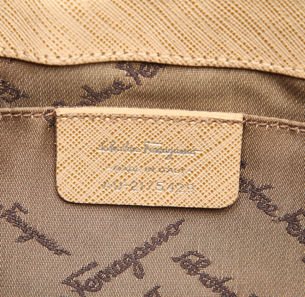 サルヴァトーレフェラガモ ガンチーニ AU-21 5429 ベージュ PVC レザー 肩掛け ショルダーバッグ レディース Salvatore Ferragamo 中古