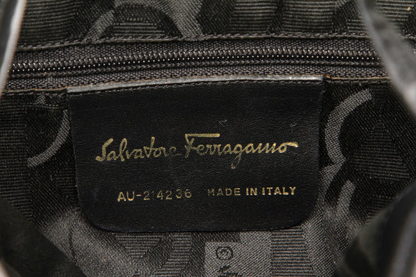 サルヴァトーレフェラガモ ティアード AU-214236 ブラック キャンバス レザー 肩掛け ショルダーバッグ レディース Salvatore Ferragamo 中古