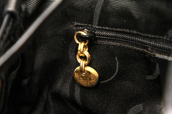 サルヴァトーレフェラガモ ティアード AU-214236 ブラック キャンバス レザー 肩掛け ショルダーバッグ レディース Salvatore Ferragamo 中古