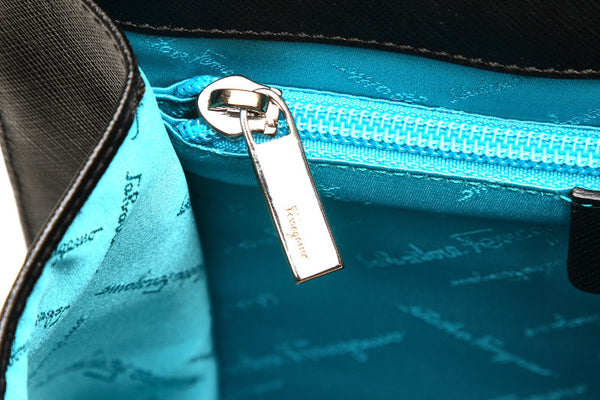 サルヴァトーレフェラガモ ガンチーニ EO-21 4829 ブラック レザー ハンドバッグ レディース Salvatore Ferragamo 【中古】